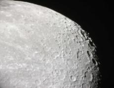 Księżyc "z teleskopu"